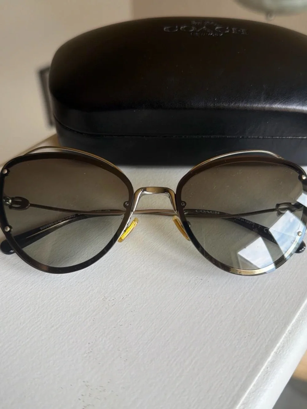 Coach Brown Gradient Round Sunglasses with silver tone Bridge